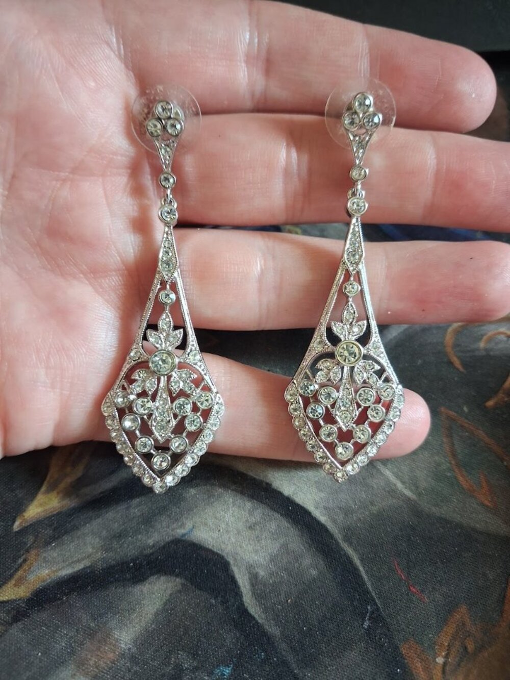 Sparkly dangle earrings